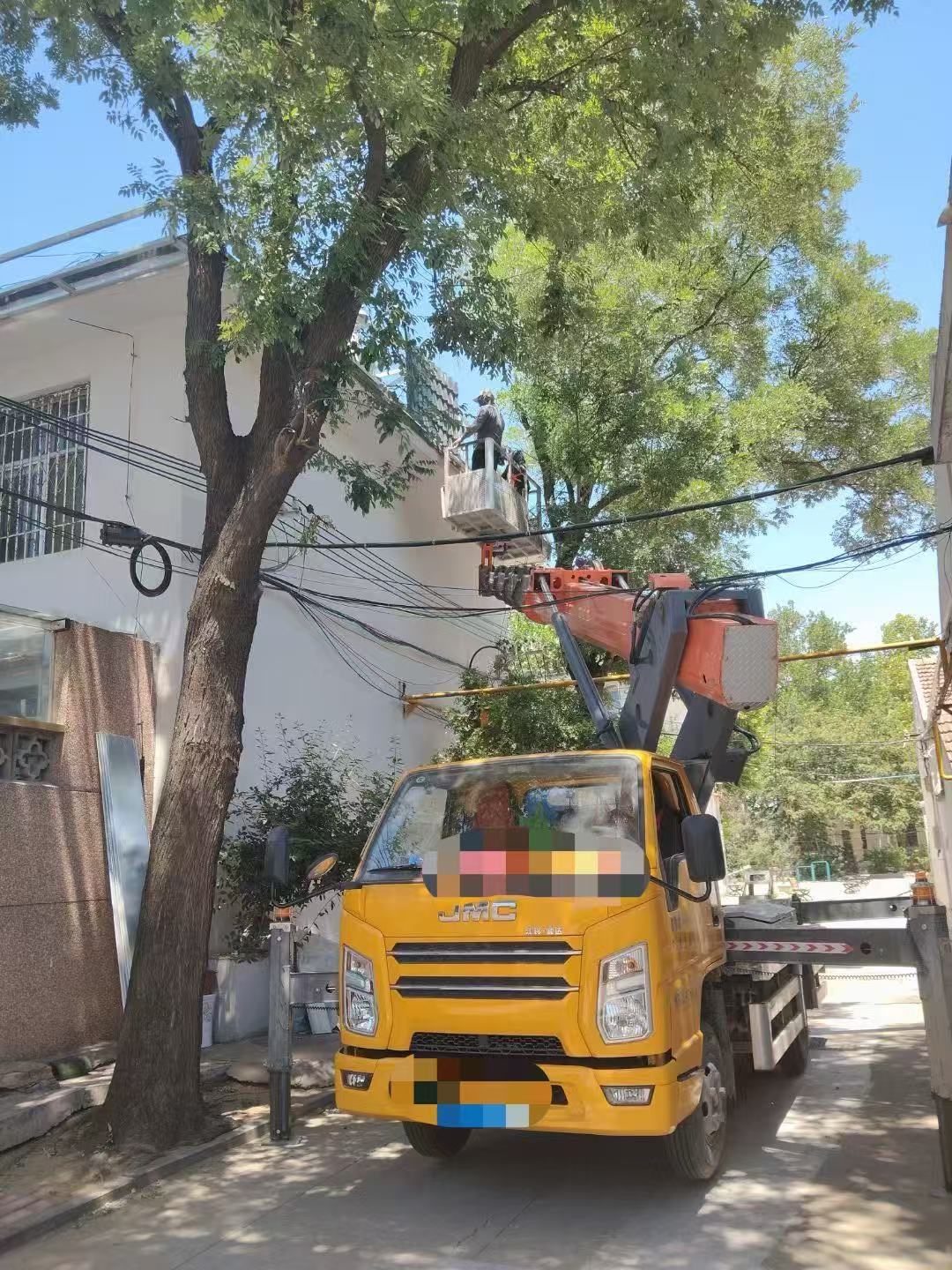 瓮安县高空作业车能吊装重物吗？最大承载多少公斤？