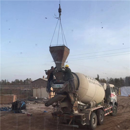 瓮安县“精准瞄准”—— 吊车的 “定位导航” 技术